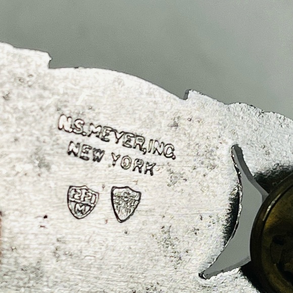 N.S. Meyer U.S. Air Force Pin Lapel Military Vintage Feather Silver Toned - Picture 3 of 4